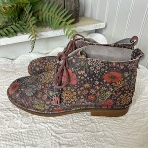 AMAZING VINTAGE Style Cottagecore Poppy Wildflowers Chukka Boots by Hush Puppies